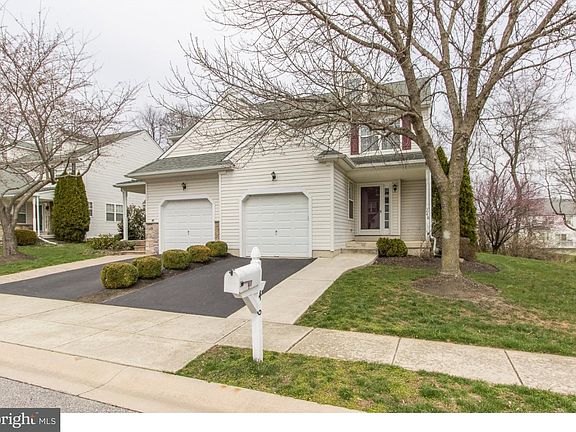 2nd image of 46 Steeplechase Cir