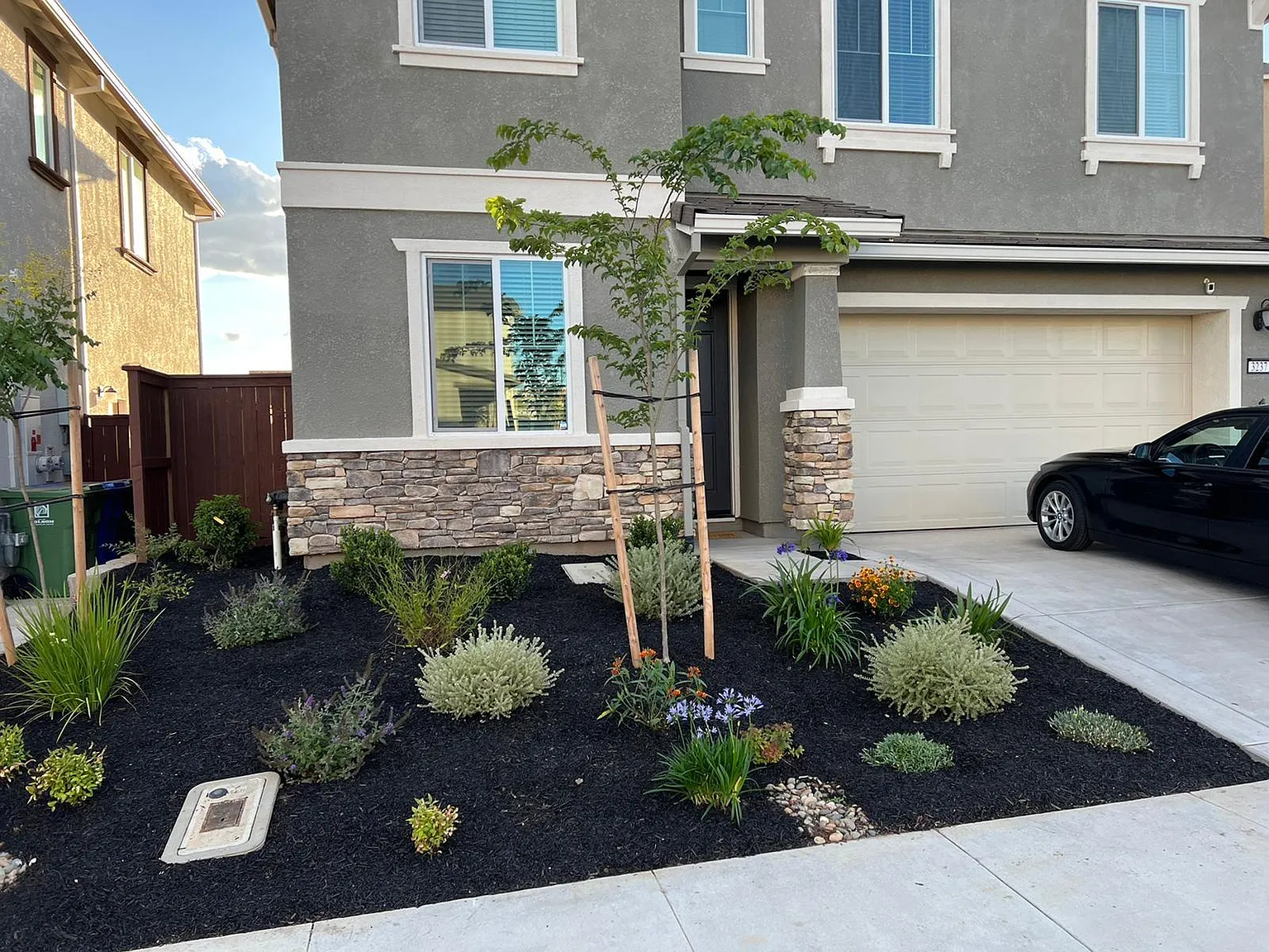 4 bed, 2018 sqft, $3,350 — Photo 2