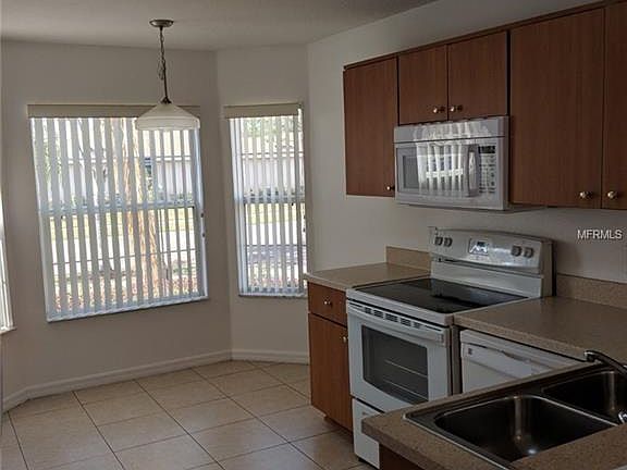 4th image of 1031 Tourmaline Dr