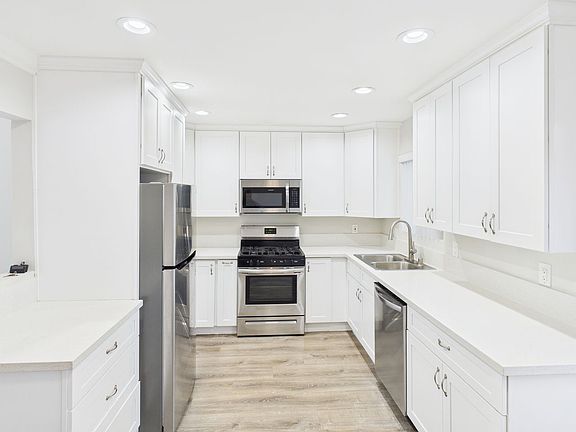 4th image of 3334 Eureka Pl APT 5