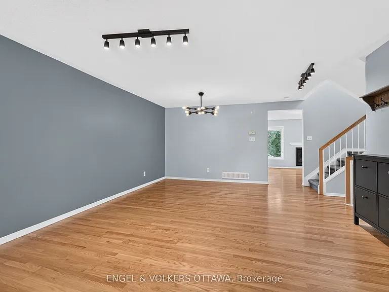 2123 Esprit Dr — Photo 7