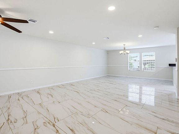 4th image of 9226 BEECH GRV