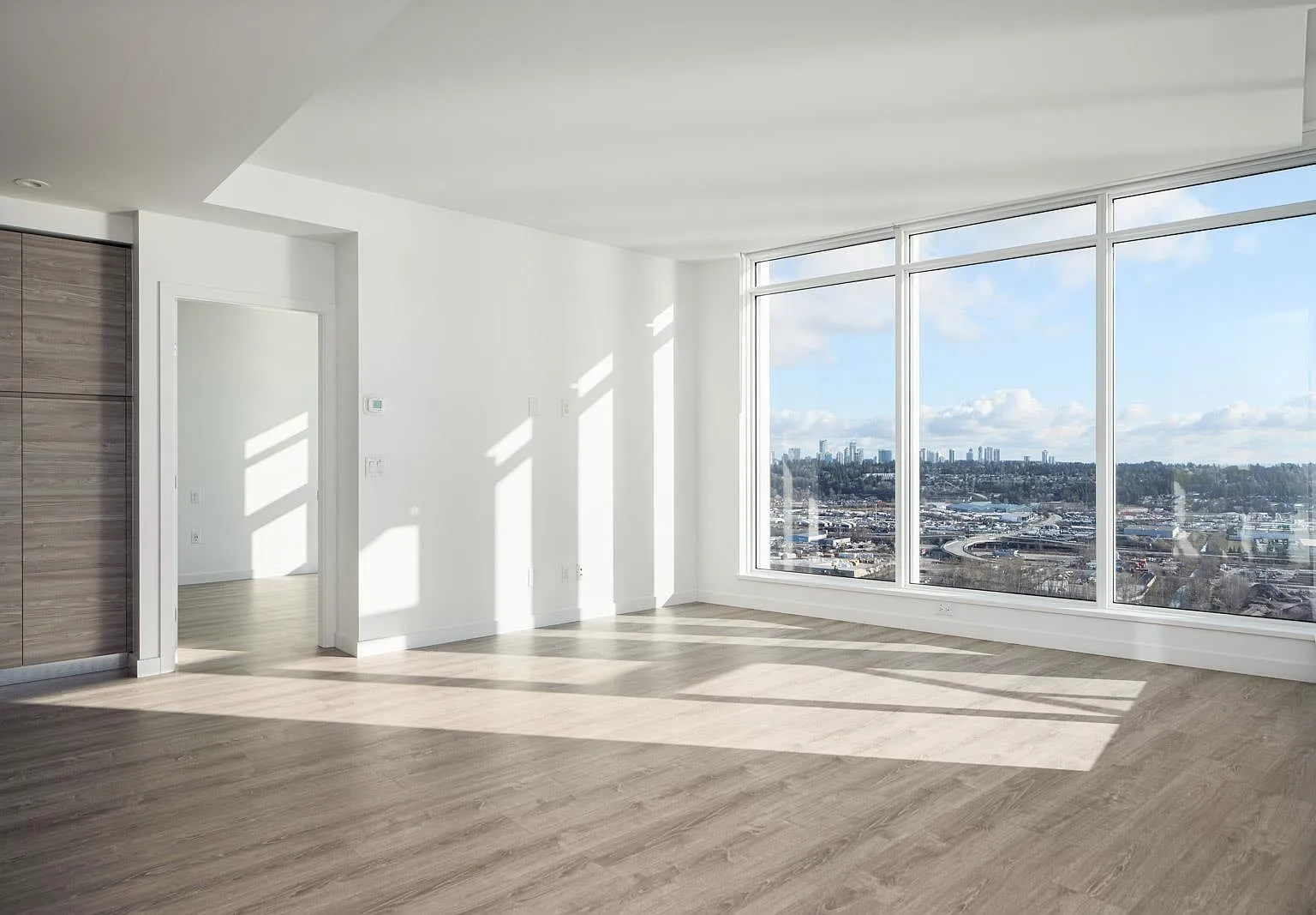 680 Quayside Dr — Photo 3