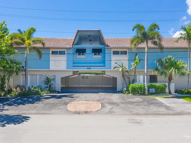 902 E Palm Ave #3 — Photo 7