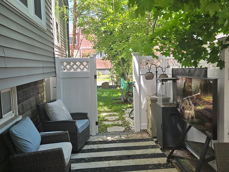 12 Sydney St #1 — Photo 18