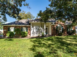 140 Plantation Dr, Seguin, TX 78155