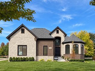 61367 Beacon Hill Dr, Washington, MI 48094
