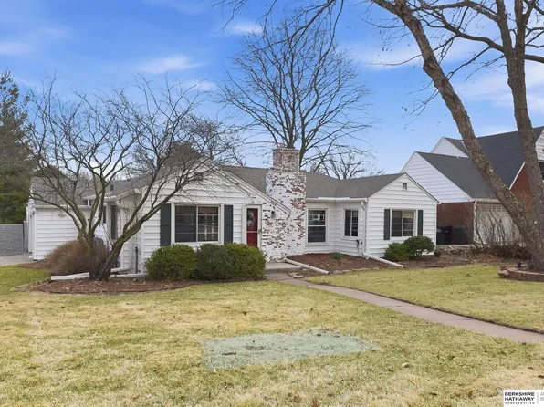 459 N 61st St, Omaha, NE 68132