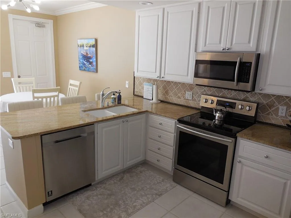 3 bed, 2.5 bath, 1800 sqft, $2,800 — Photo 3