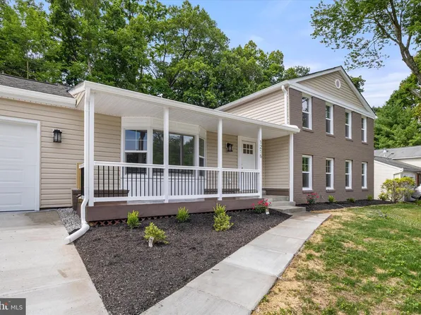1216 Bradfield Dr SW, Leesburg, VA 20175