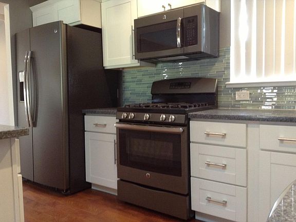 3rd image of 892 Tamarack Ave