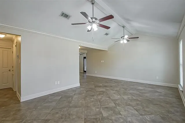 2725 Varnado St — Photo 10