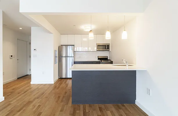 Rented by Astoria Realty | media 2