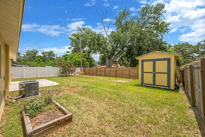 721 Holly Ter — Photo 33