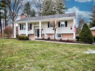 3 Dover Dr, Delmar, NY 12054