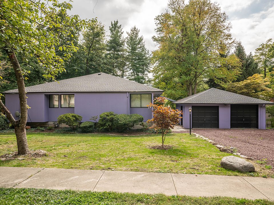 1st image of 32 Smith Ave
