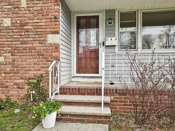 3rd image of 248 Appletree Ln