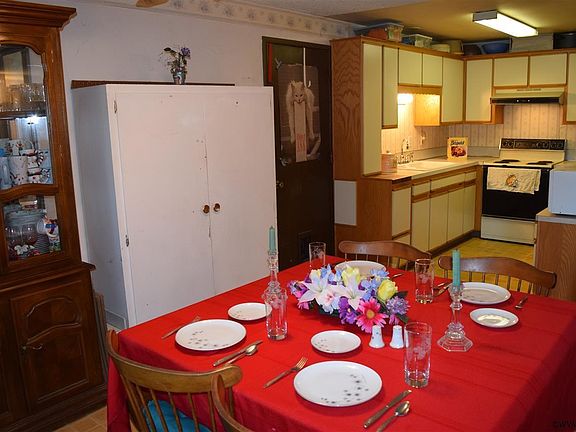 5th image of 560 Del Mar Dr
