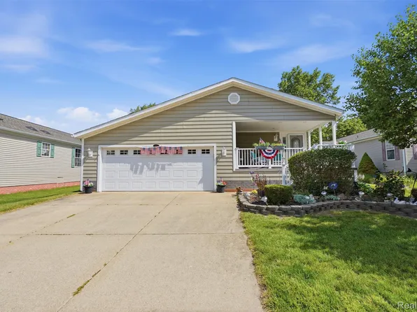 11979 Cedarbrook Dr, South Lyon, MI 48178