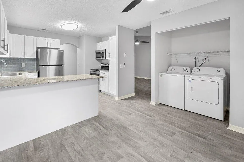 Indian Hills Apartments — Photo 3