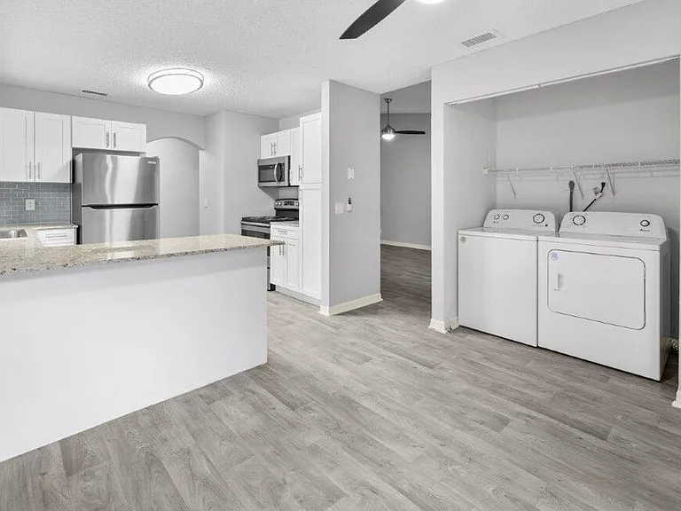 Indian Hills Apartments — Photo 3