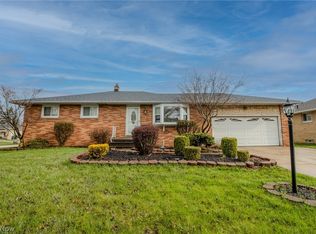 3216 King Richard Dr, Parma, OH