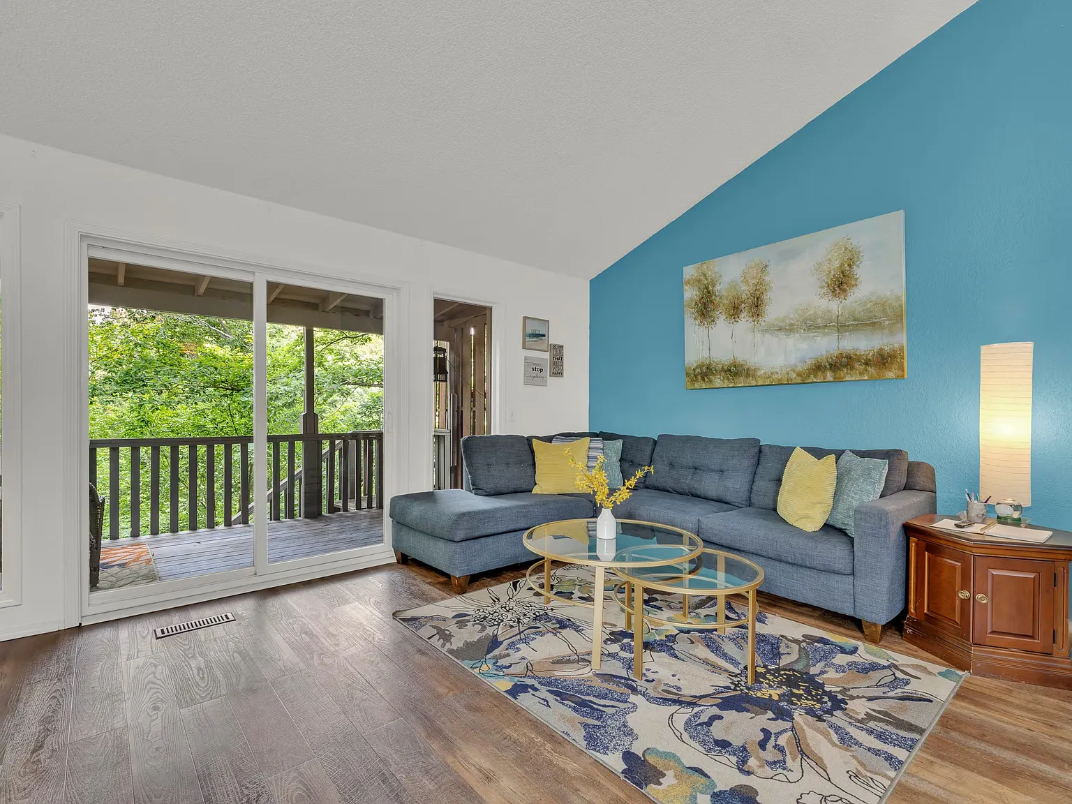 2 bed, 1.5 bath, 1458 sqft, $2,500 — Photo 2