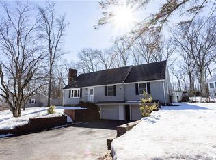 8 Carmelo Rd, Bristol, CT 06010