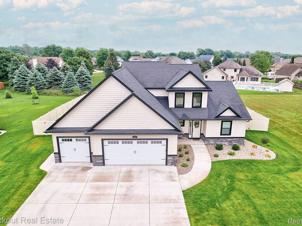 1st image of 4424 Island Dr W