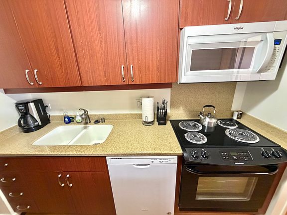 5th image of 1778 Ala Moana Blvd APT 1402