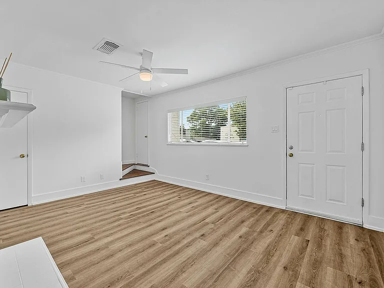 2401 Winsted Ln — Photo 3