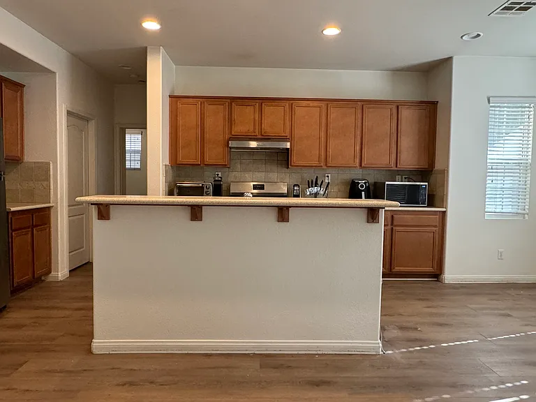 4566 Nicole Way — Photo 4