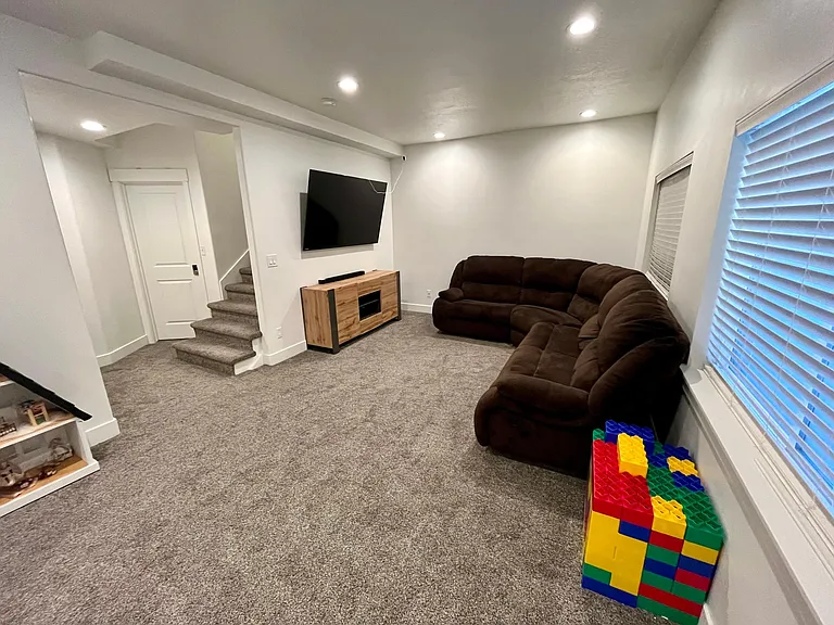 636 W Life Dr — Photo 24