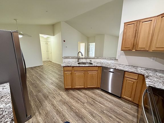 5th image of 3203J E Brookmyer Dr #1
