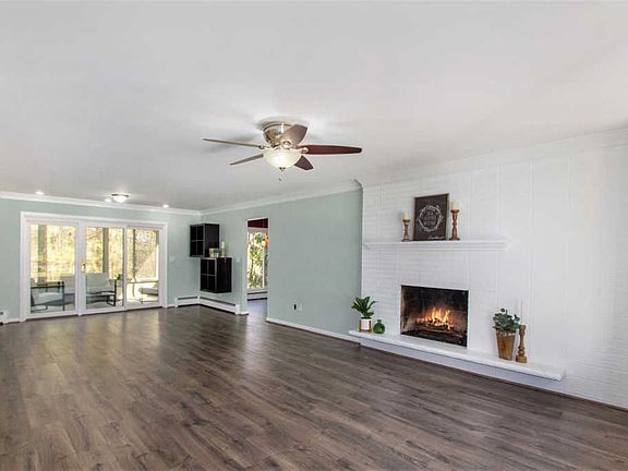 5th image of 2751 Roanoke Dr NE