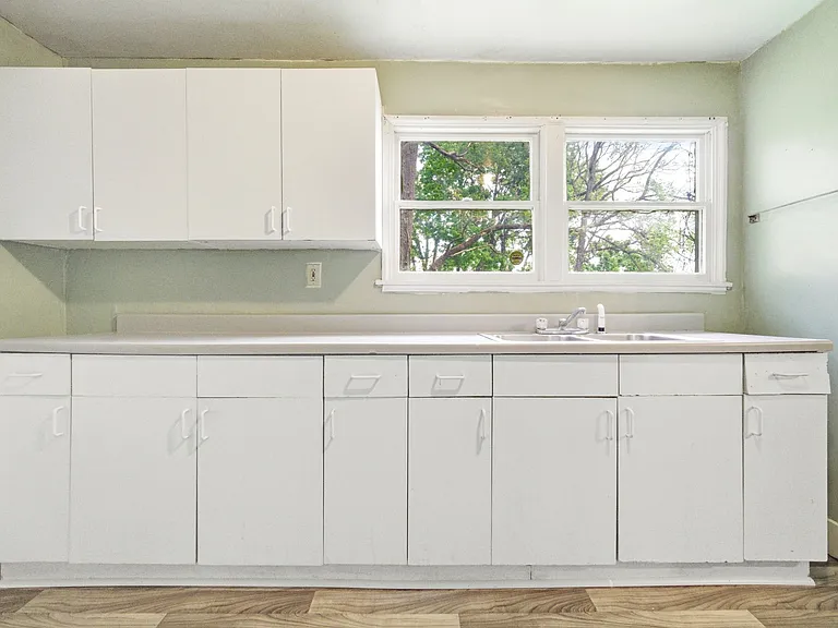 511 Edgewood Ave — Photo 10