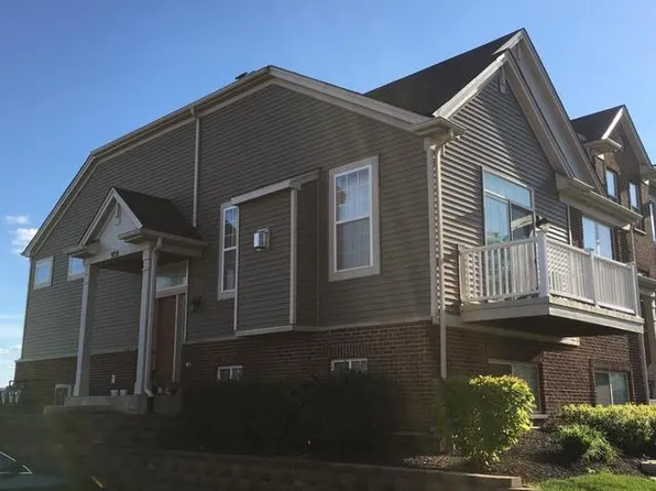 920 Charlton Ln, Naperville, IL 60563