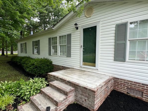 222 Cedar Ln
