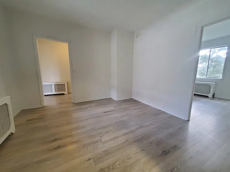 110 Crystal St #2 — Photo 4