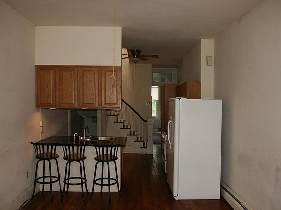 3rd image of 2338 Wheeler St
