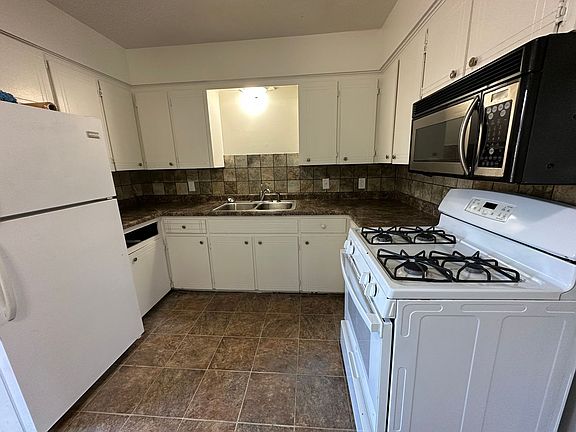 3rd image of 1373 Kendall St SE