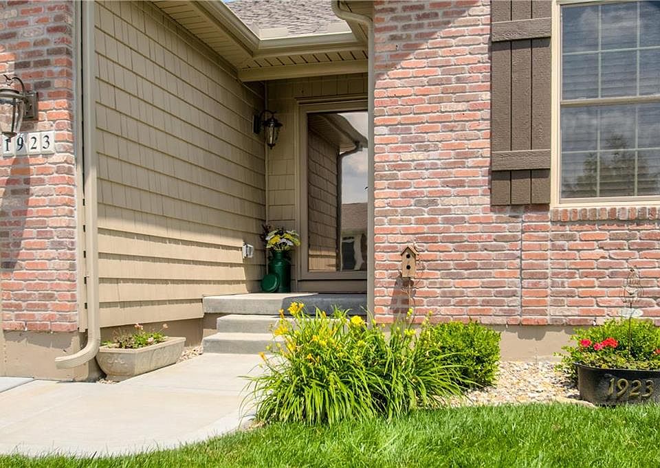 1923 S Remington Ct, Independence, MO 64057 Zillow
