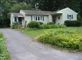 160 Acrebrook Dr, Northampton, MA 01062