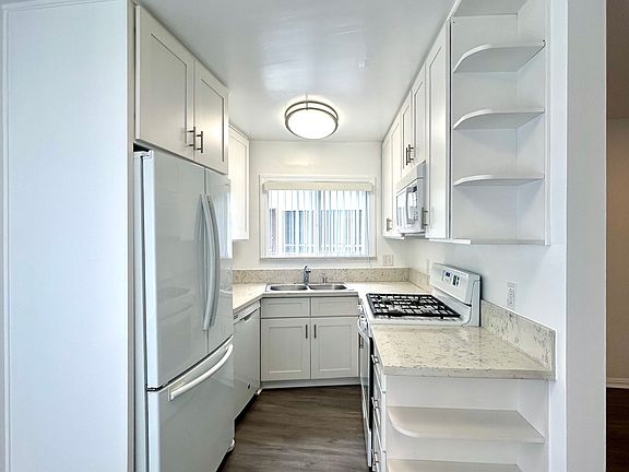 2nd image of 835 4th St APT 209