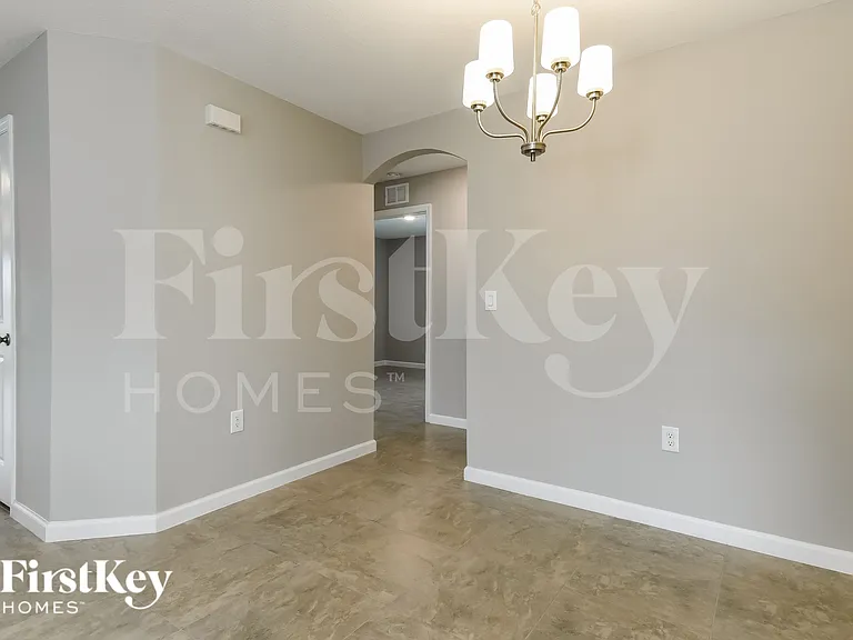 662 Lindbergh Way — Photo 5