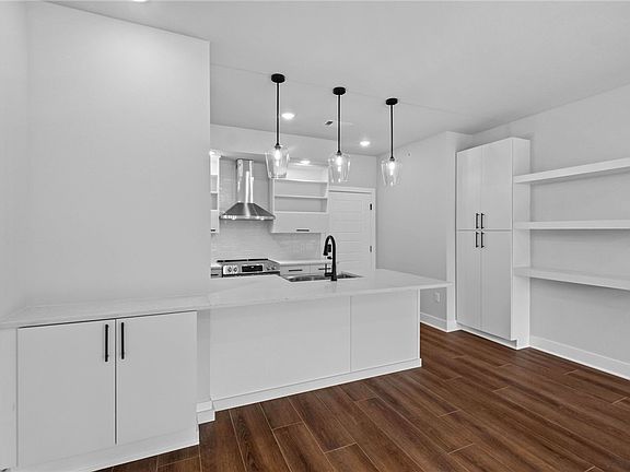 4th image of 3319 Mp Pkwy #206