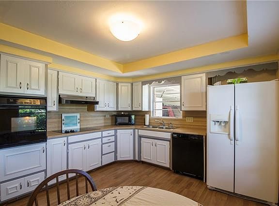 2nd image of 109 N Shady Shores Dr