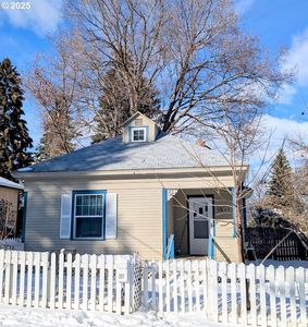 303 Main Ave, La Grande, OR, 97850