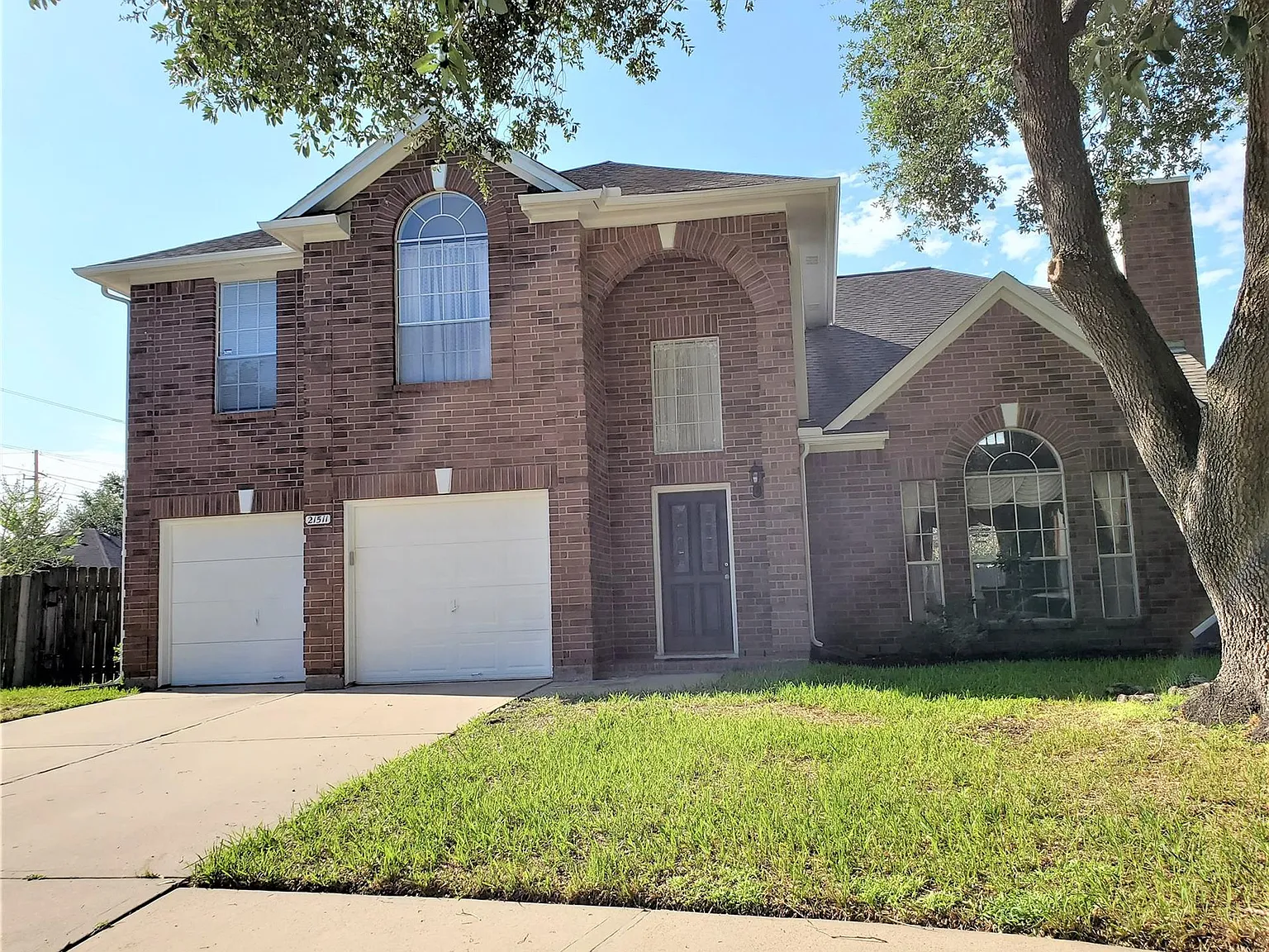 4 bed, 2.5 bath, 2779 sqft, $2,800 — Photo 2