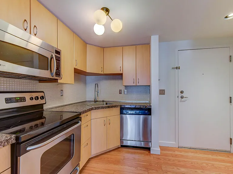 103 Bellevue Ave E #204 — Photo 4